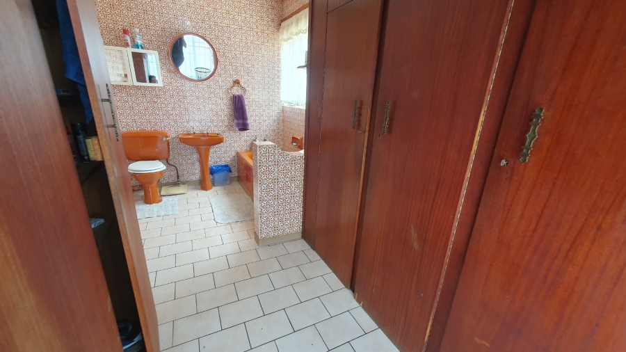 6 Bedroom Property for Sale in Rewlatch Gauteng