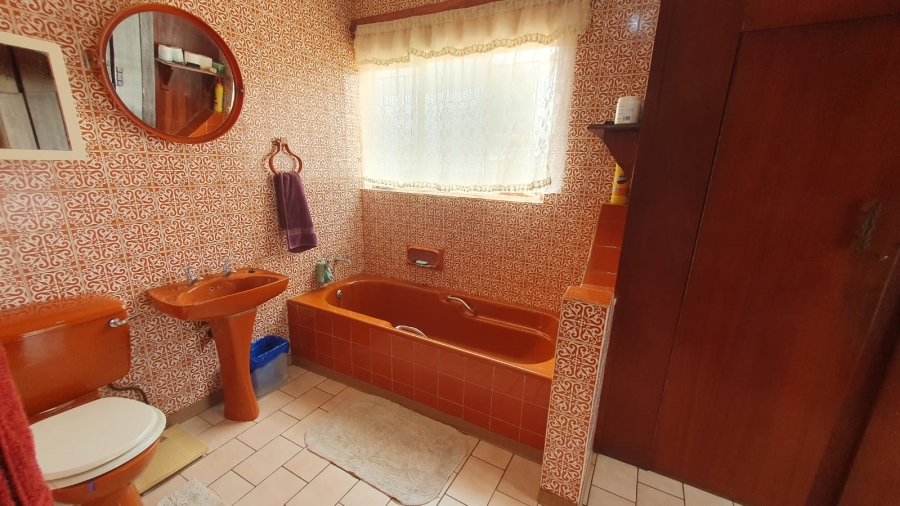 6 Bedroom Property for Sale in Rewlatch Gauteng