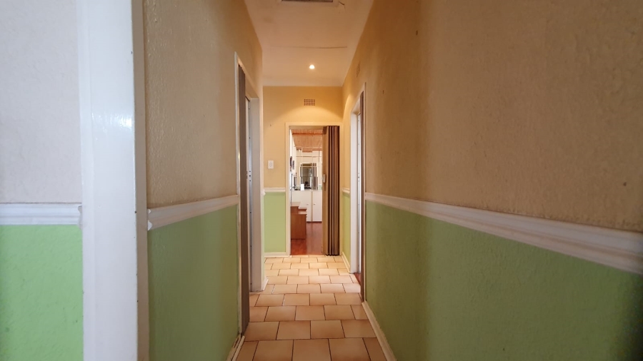 6 Bedroom Property for Sale in Rewlatch Gauteng