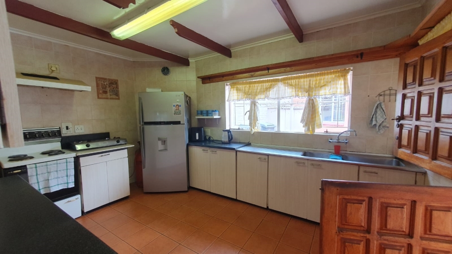 6 Bedroom Property for Sale in Rewlatch Gauteng