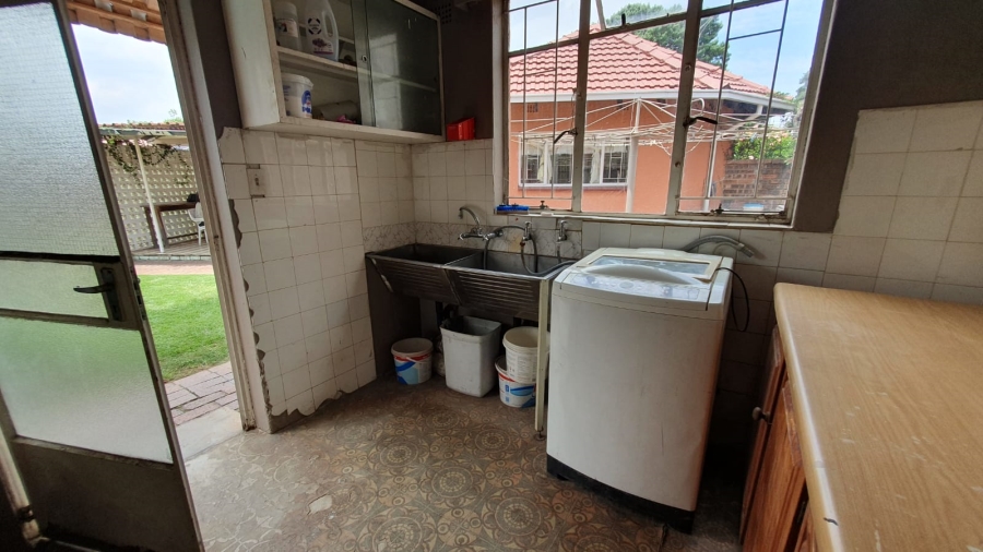 6 Bedroom Property for Sale in Rewlatch Gauteng