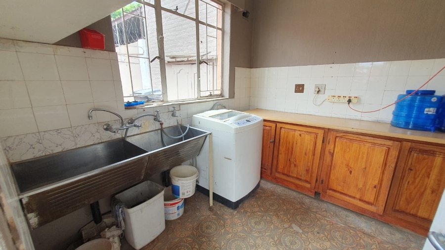 6 Bedroom Property for Sale in Rewlatch Gauteng