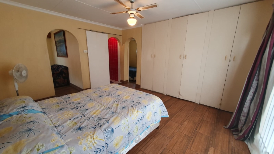 6 Bedroom Property for Sale in Rewlatch Gauteng