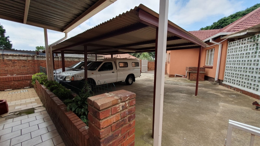 6 Bedroom Property for Sale in Rewlatch Gauteng
