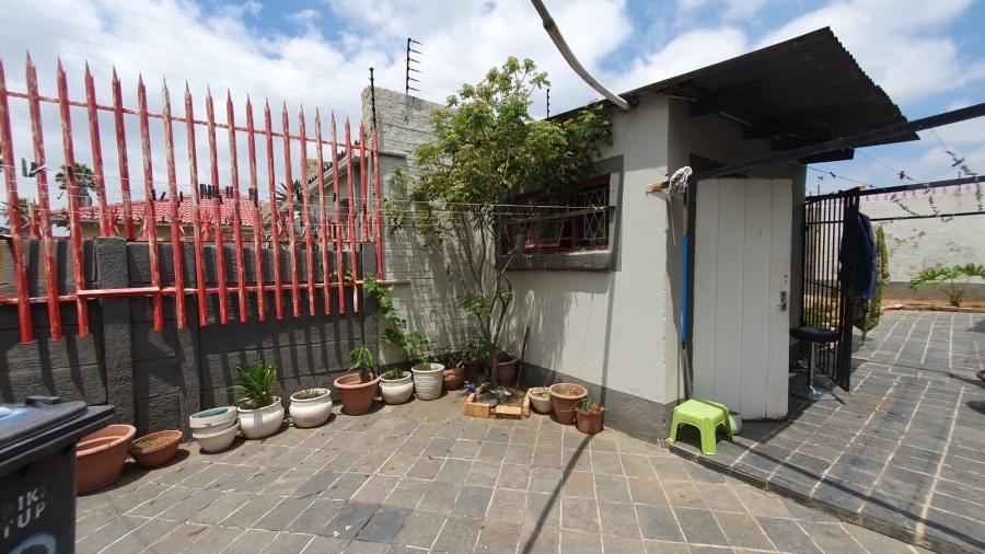 4 Bedroom Property for Sale in Rewlatch Gauteng