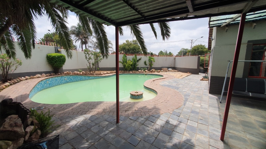4 Bedroom Property for Sale in Rewlatch Gauteng