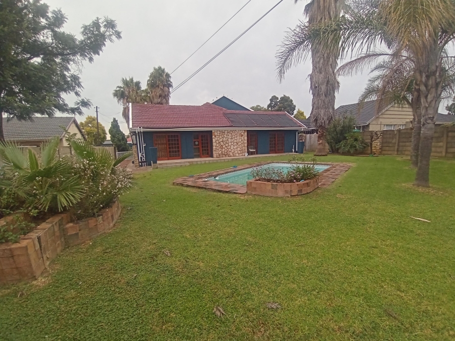 4 Bedroom Property for Sale in Randhart Gauteng