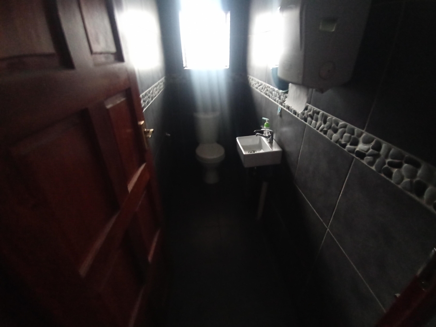 9 Bedroom Property for Sale in New Redruth Gauteng