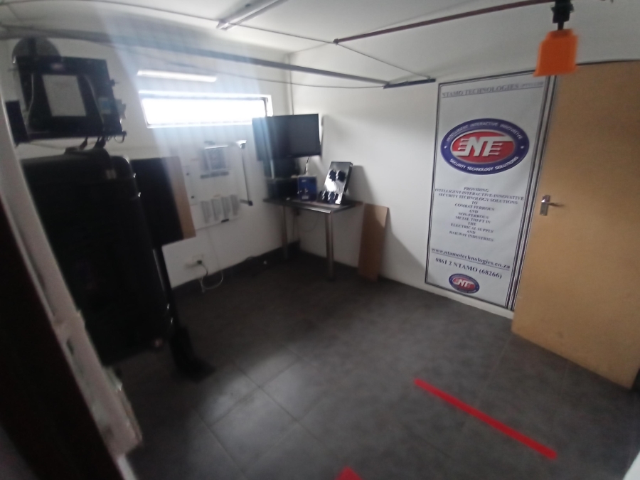 9 Bedroom Property for Sale in New Redruth Gauteng