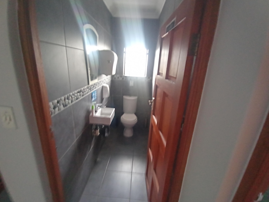 9 Bedroom Property for Sale in New Redruth Gauteng