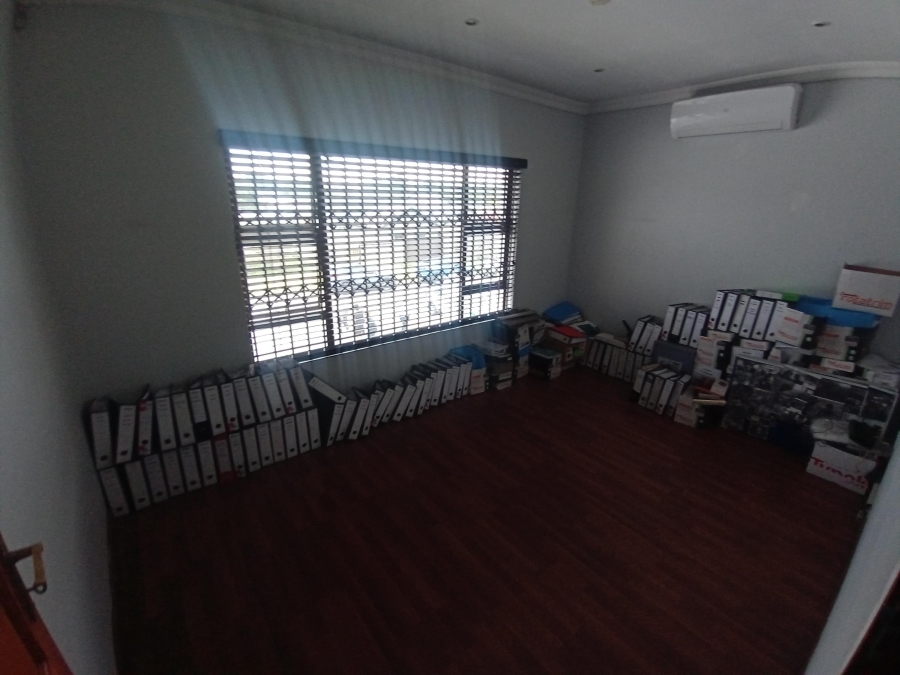 9 Bedroom Property for Sale in New Redruth Gauteng