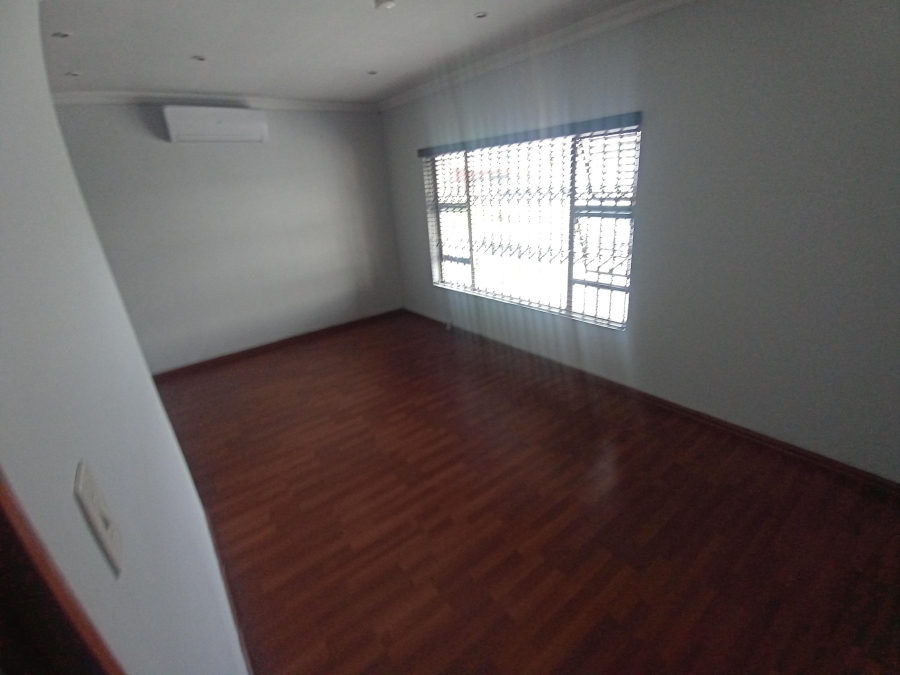 9 Bedroom Property for Sale in New Redruth Gauteng