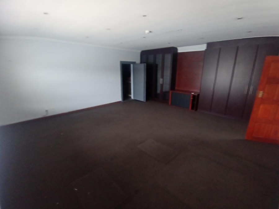 9 Bedroom Property for Sale in New Redruth Gauteng