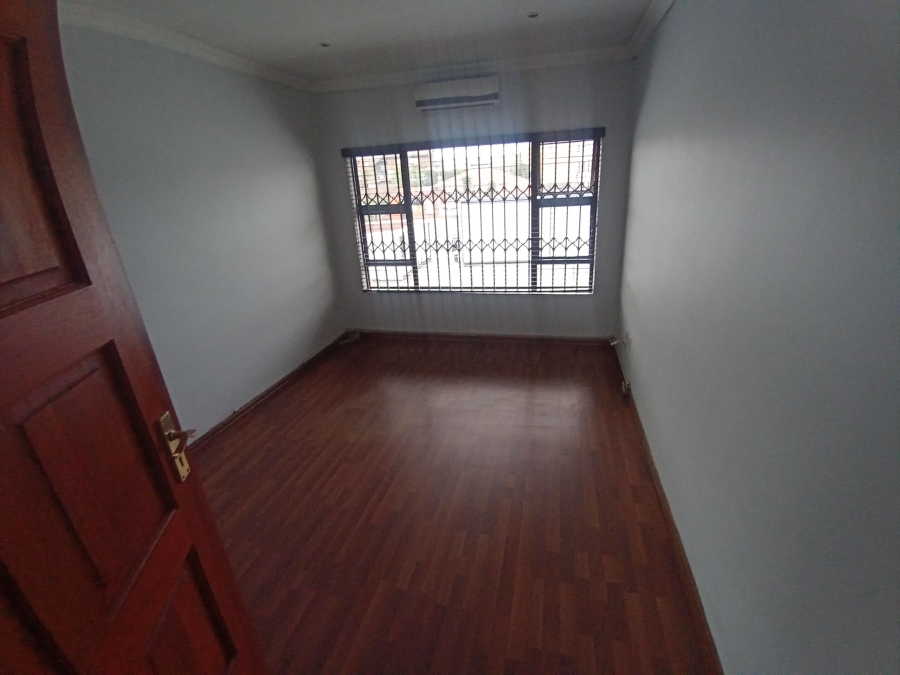 9 Bedroom Property for Sale in New Redruth Gauteng