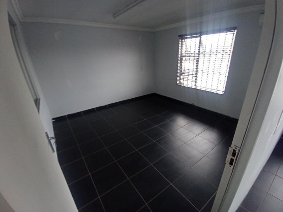 9 Bedroom Property for Sale in New Redruth Gauteng