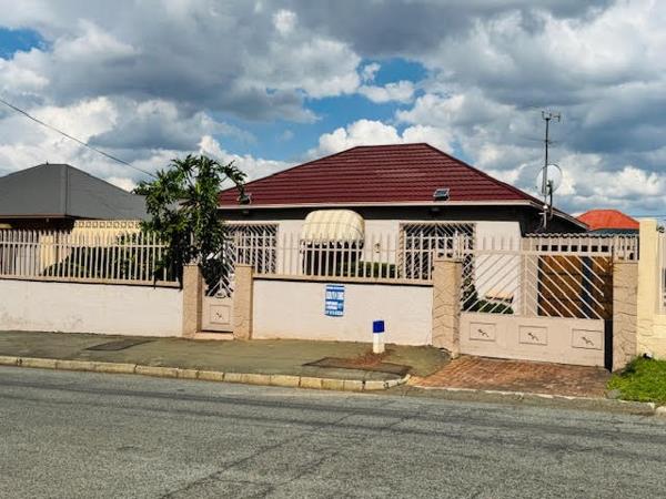 4 Bedroom Property for Sale in Regents Park Gauteng