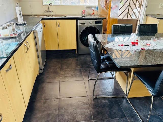 4 Bedroom Property for Sale in Regents Park Gauteng