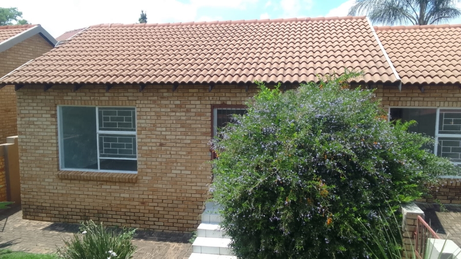 3 Bedroom Property for Sale in Honeydew Manor Gauteng