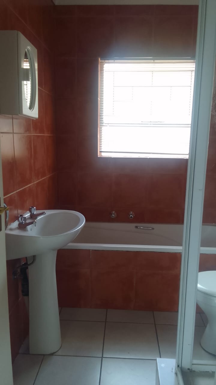3 Bedroom Property for Sale in Honeydew Manor Gauteng