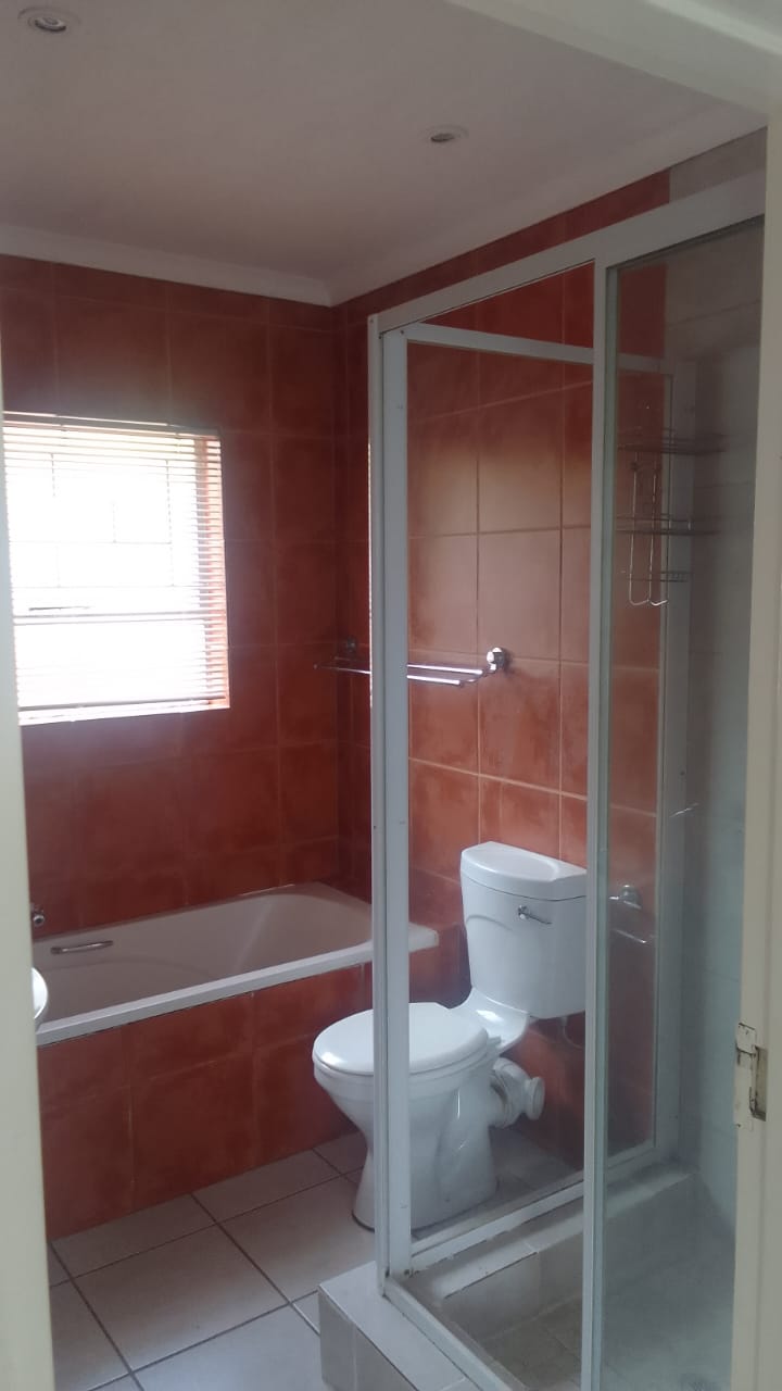 3 Bedroom Property for Sale in Honeydew Manor Gauteng