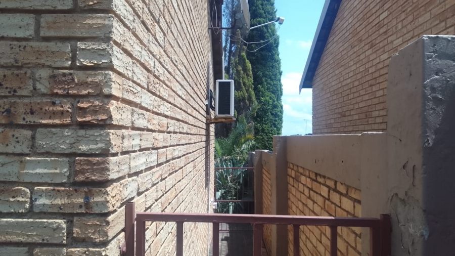 3 Bedroom Property for Sale in Honeydew Manor Gauteng