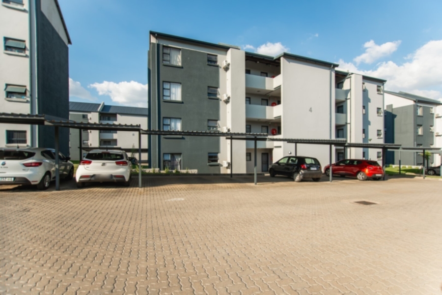 1 Bedroom Property for Sale in Glen Austin Gauteng