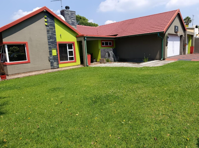 4 Bedroom Property for Sale in Brackendowns Gauteng