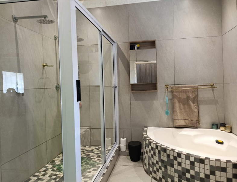 4 Bedroom Property for Sale in Brackendowns Gauteng