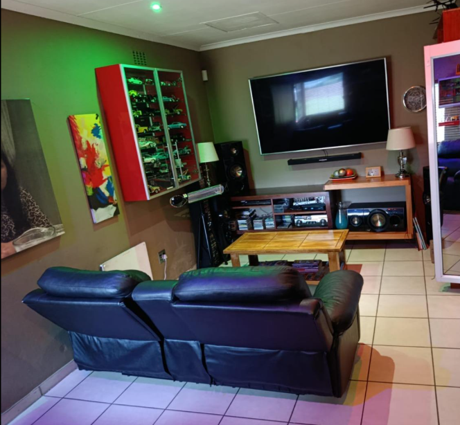 4 Bedroom Property for Sale in Brackendowns Gauteng