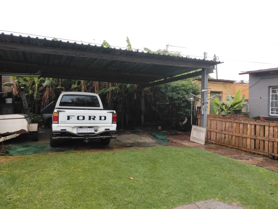 4 Bedroom Property for Sale in Geduld Gauteng