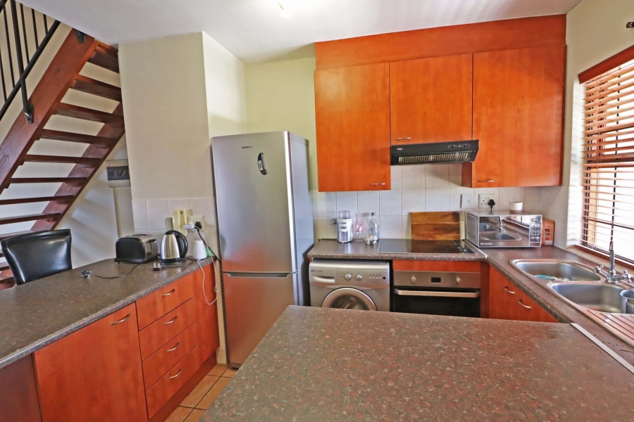 To Let 2 Bedroom Property for Rent in Bryanston Gauteng