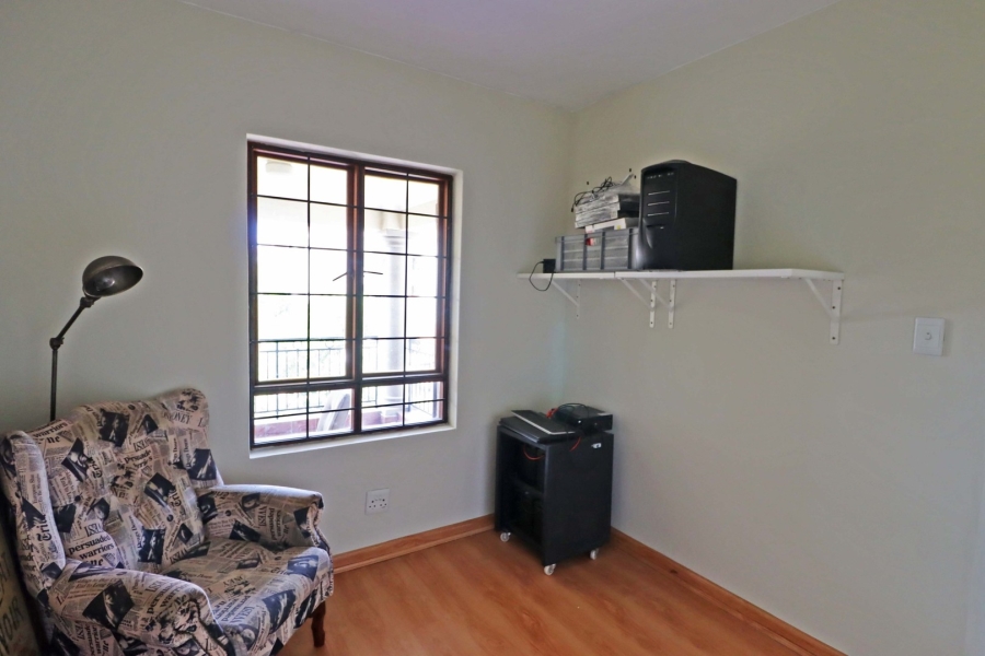 To Let 2 Bedroom Property for Rent in Bryanston Gauteng