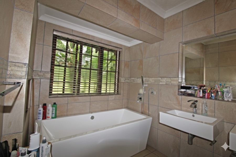 4 Bedroom Property for Sale in Vandia Grove Gauteng