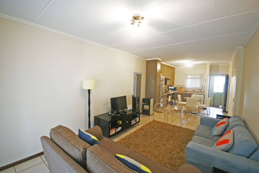 To Let 2 Bedroom Property for Rent in Bryanston Gauteng