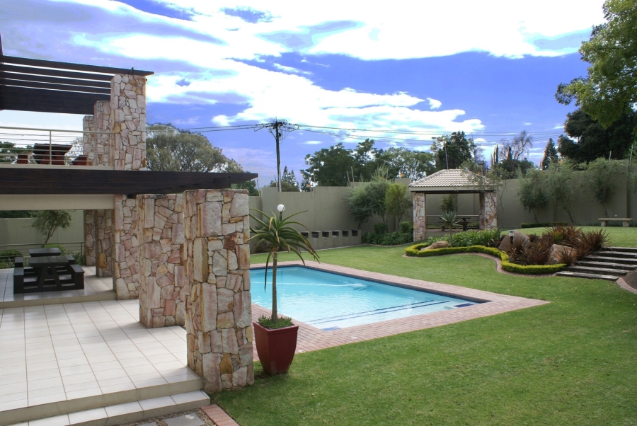To Let 2 Bedroom Property for Rent in Bryanston Gauteng