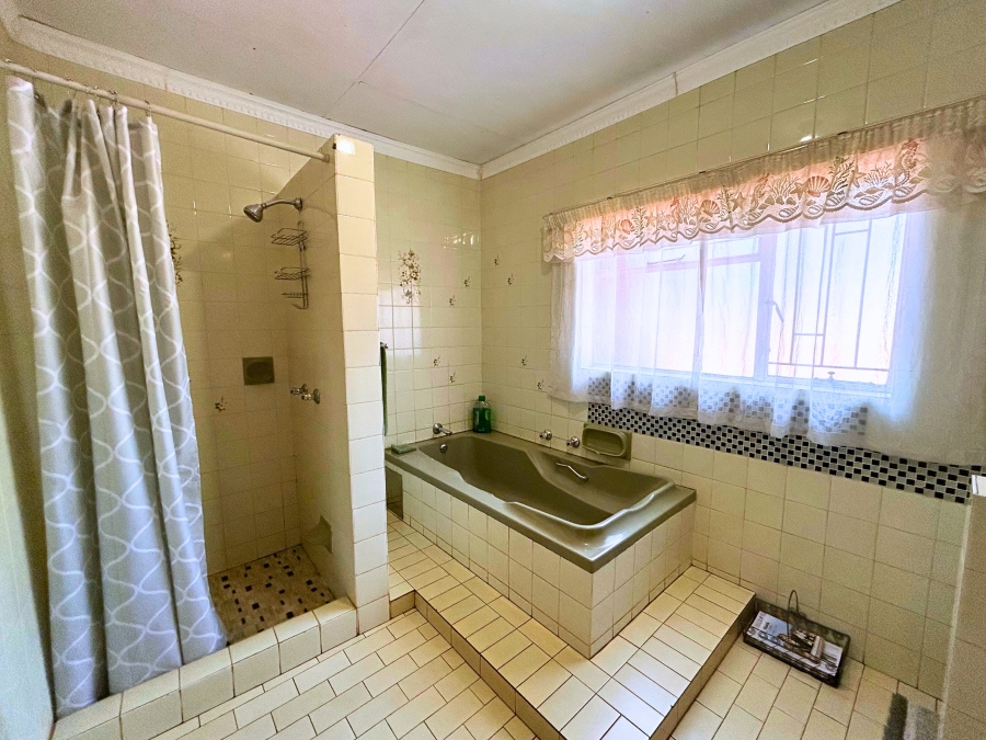 4 Bedroom Property for Sale in Gerardsville Gauteng