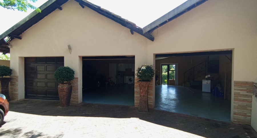 4 Bedroom Property for Sale in Waterkloof Ridge Gauteng