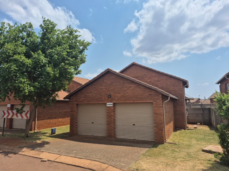 3 Bedroom Property for Sale in Chantelle Gauteng