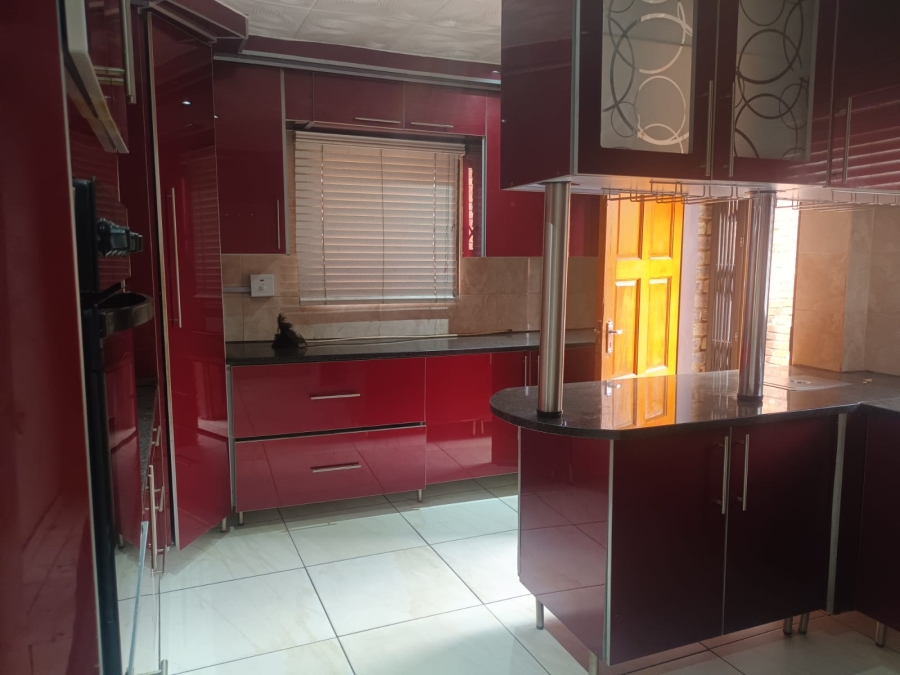 4 Bedroom Property for Sale in Philip Nel Park Gauteng