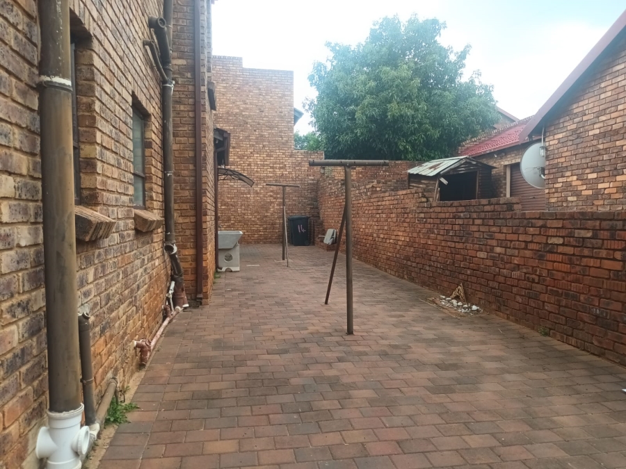 4 Bedroom Property for Sale in Philip Nel Park Gauteng