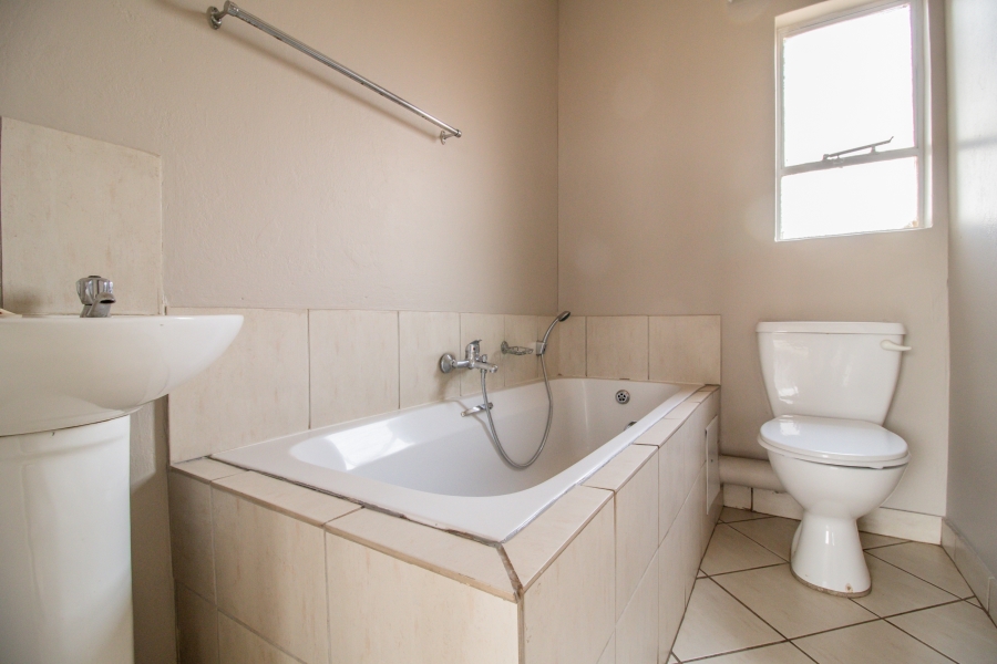 2 Bedroom Property for Sale in Protea Glen Gauteng