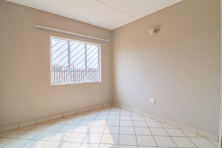 2 Bedroom Property for Sale in Protea Glen Gauteng