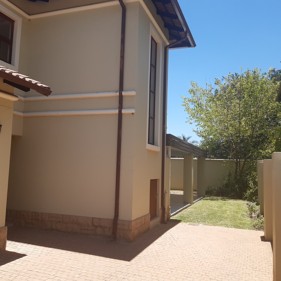 To Let 3 Bedroom Property for Rent in Equestria Gauteng