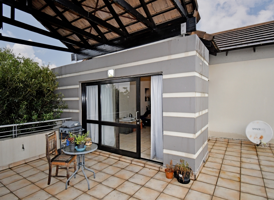 2 Bedroom Property for Sale in Lonehill Gauteng