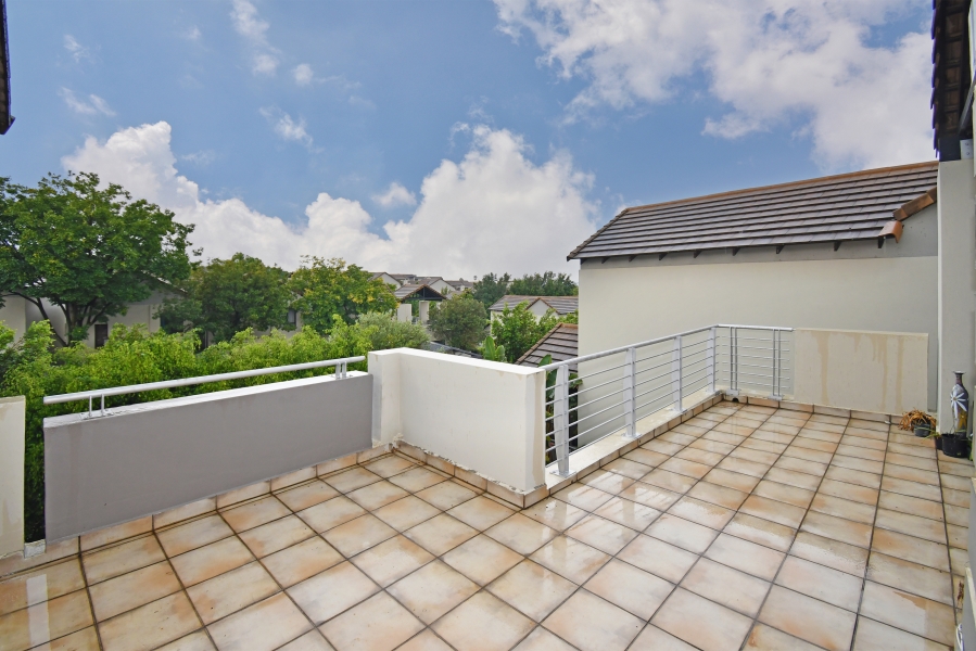 2 Bedroom Property for Sale in Lonehill Gauteng