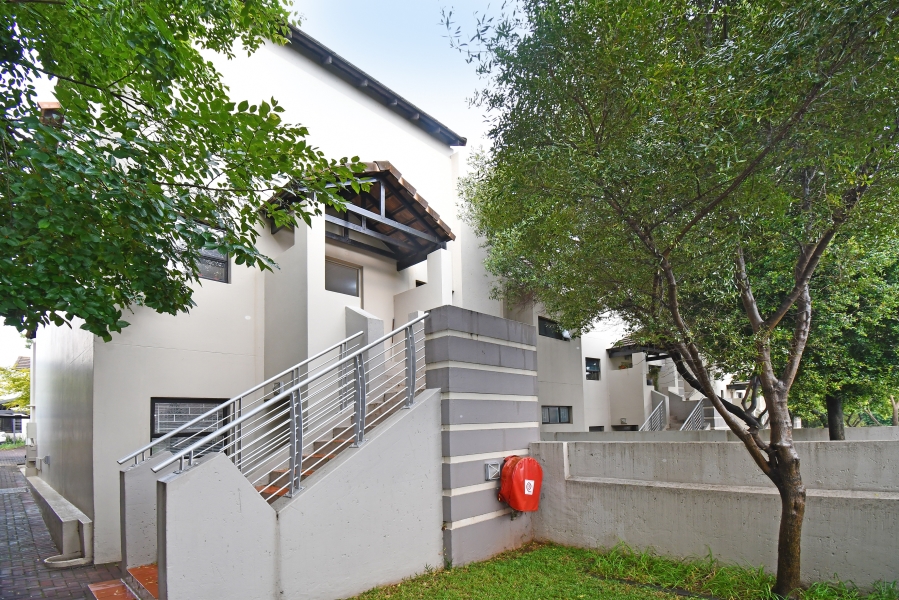 2 Bedroom Property for Sale in Lonehill Gauteng
