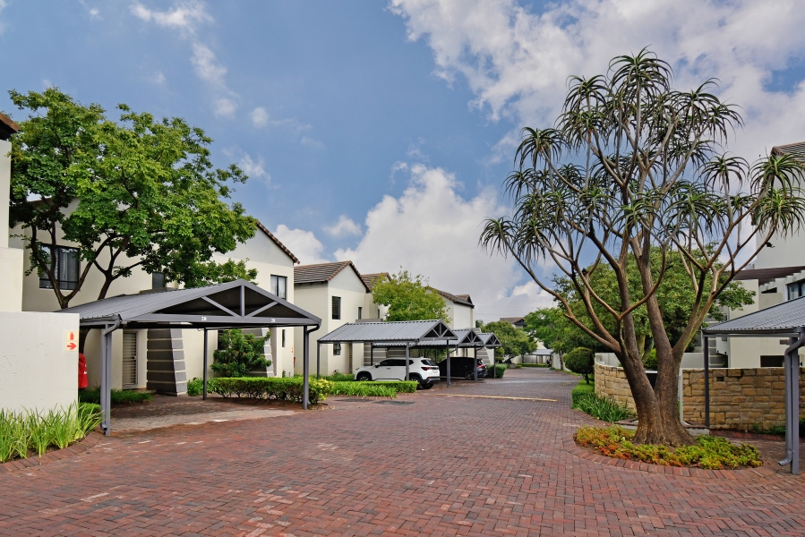2 Bedroom Property for Sale in Lonehill Gauteng