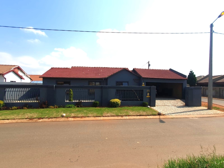 3 Bedroom Property for Sale in Vosloorus Ext 6 Gauteng