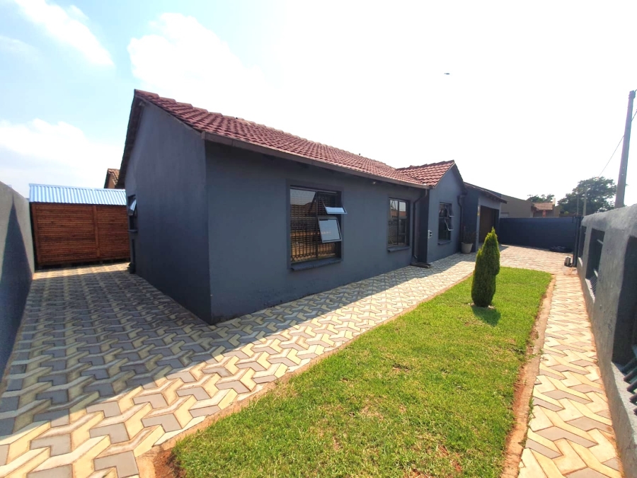 3 Bedroom Property for Sale in Vosloorus Ext 6 Gauteng