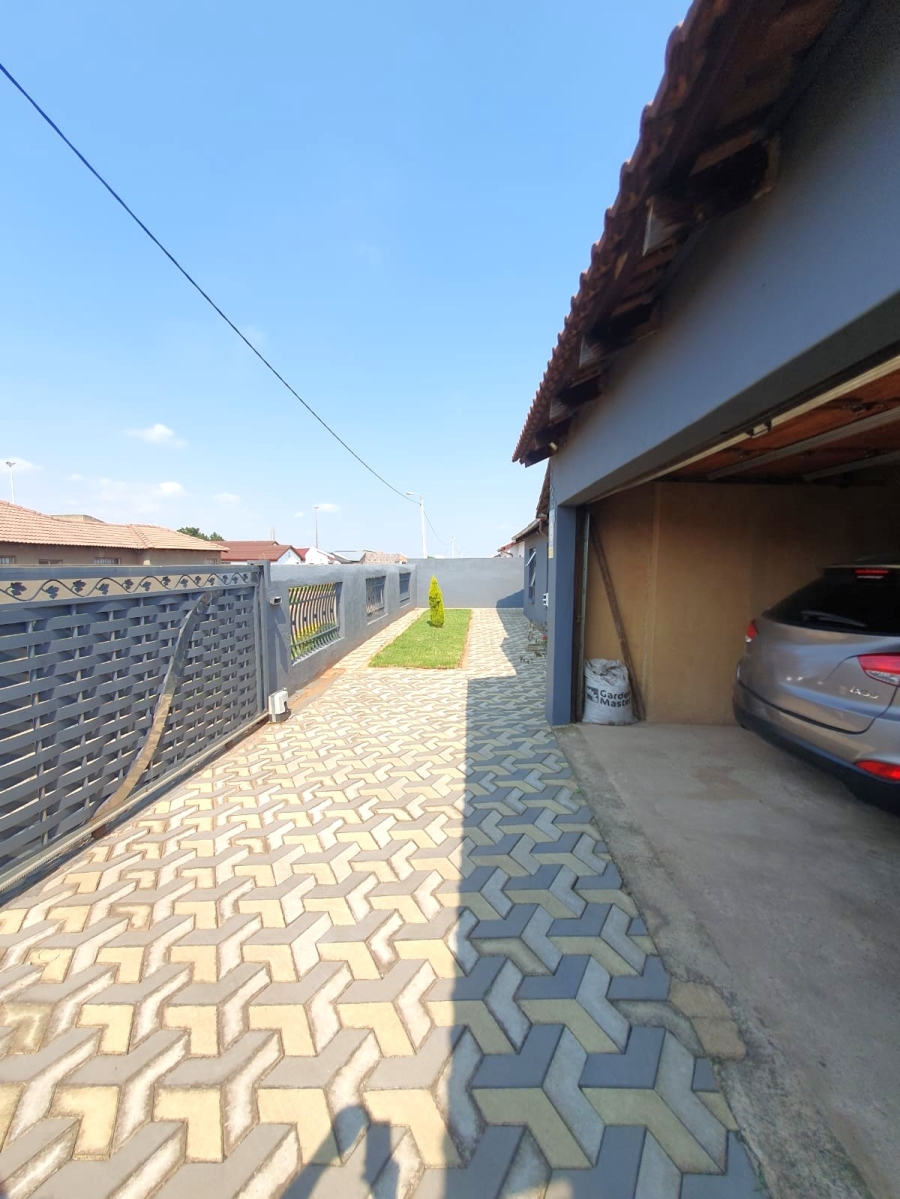 3 Bedroom Property for Sale in Vosloorus Ext 6 Gauteng